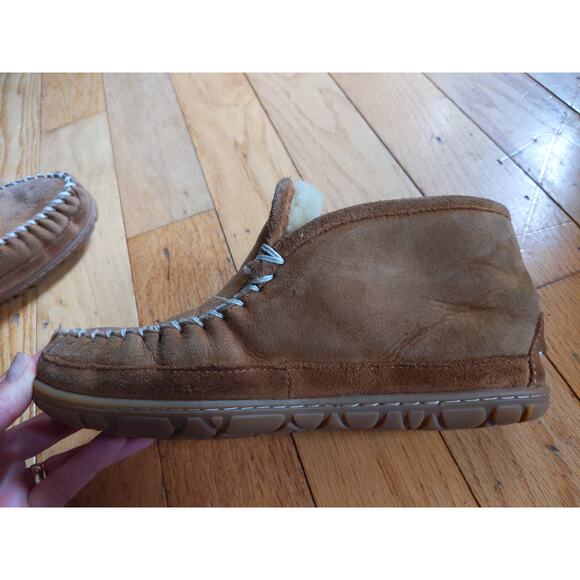 LL BEAN Mens Brown Suede Moccasin Slippers Sherpa Lined Size 8 Medium Classic - Picture 9 of 11